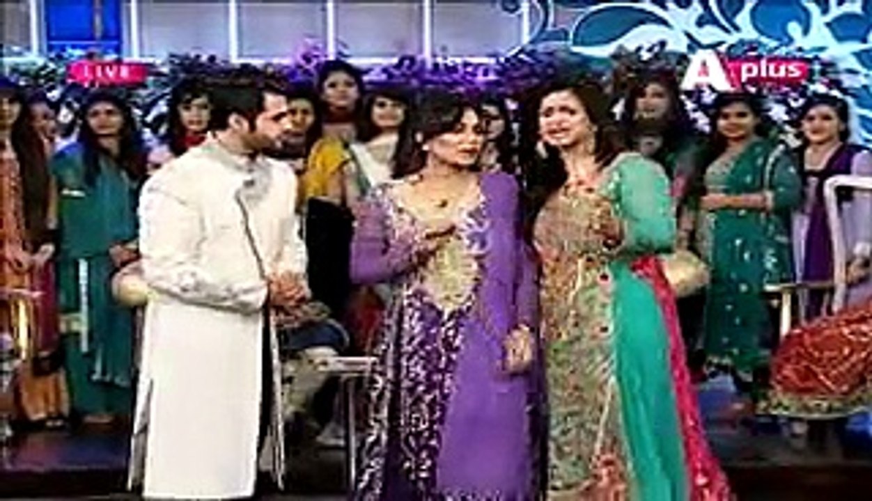 Actress Meeras Dance on her Brother and Lailas Engagement