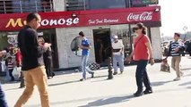 Türkiyede Sokakta Uyuma Şakası Yapmak