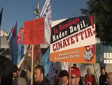 Tuzla'da tersane işçilerinden tabutlu eylem