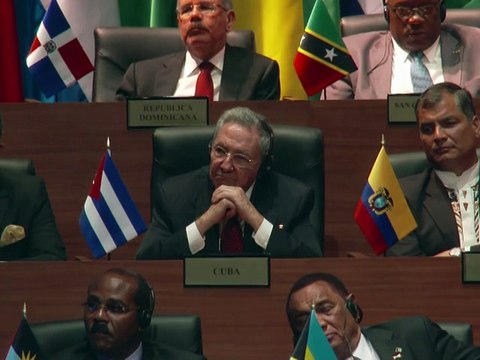 Rencontre historique Castro-Obama au Sommet des Amériques (2)