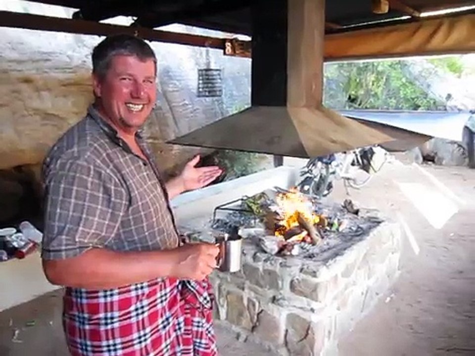 Camping Pathuis: salle de bain taillée dans la roche, sur coin feu, et coin cuisine, pour seulement 60Rand/nuit/pers.