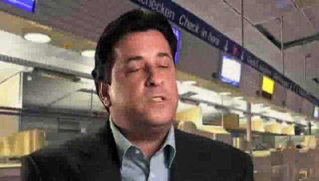 What are the advantages and disadvantages of using a garment bag?: Luggage