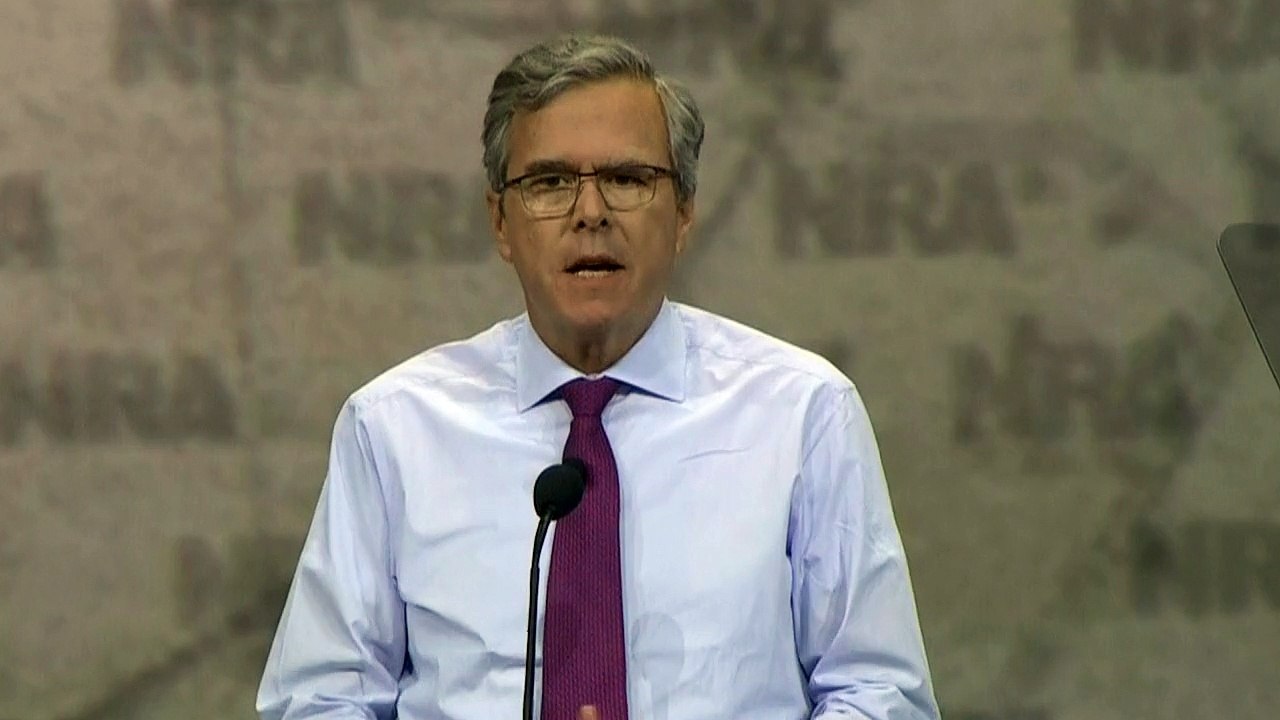 Jeb Bush mira em Hillary