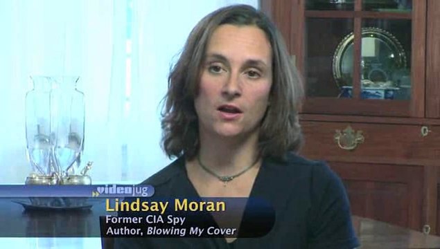 Does a CIA officer train a CIA agent?: The Life Of A CIA Spy