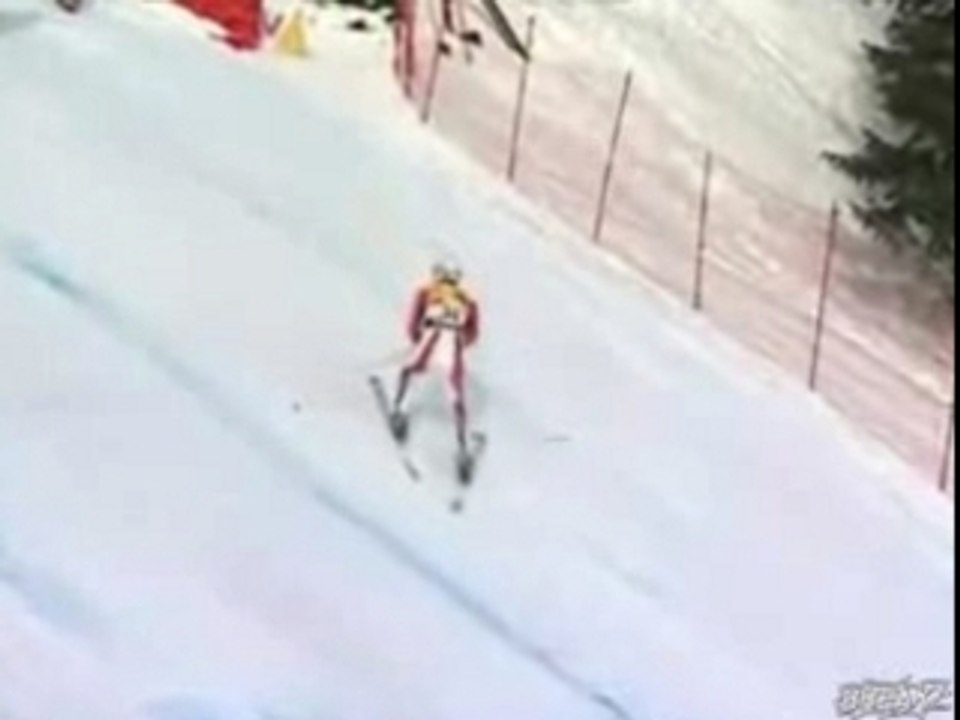 Slalom_skier_nutshot