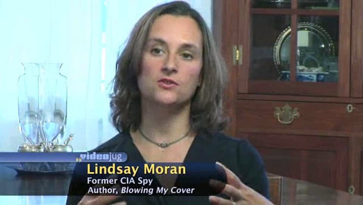 What types of trainees fail during the agent recruitment stage?: Recruiting CIA Agents