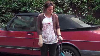 How should I carry my bag to avoid a predator?: Street Crime Prevention