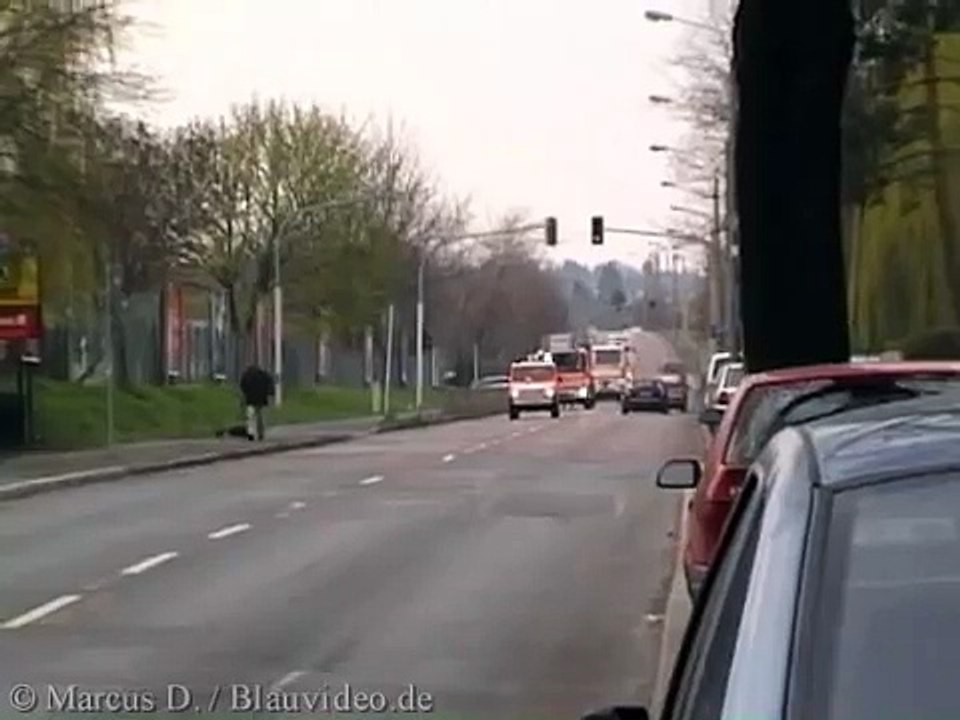 Löschzug Berufsfeuerwehr Erfurt mit Wail Signal