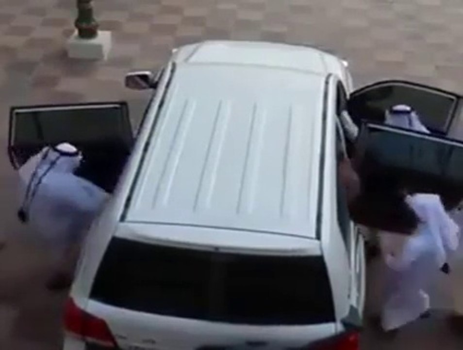 Cette VOITURE est une Vrais voiture de CLOWN !