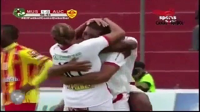 Giancarlo Carmona anota para Mushuc Runa de Ecuador