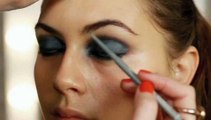 How To Do Sophisticated Christmas Party Makeup