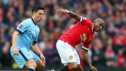 Ashley Young, protagonista en Manchester