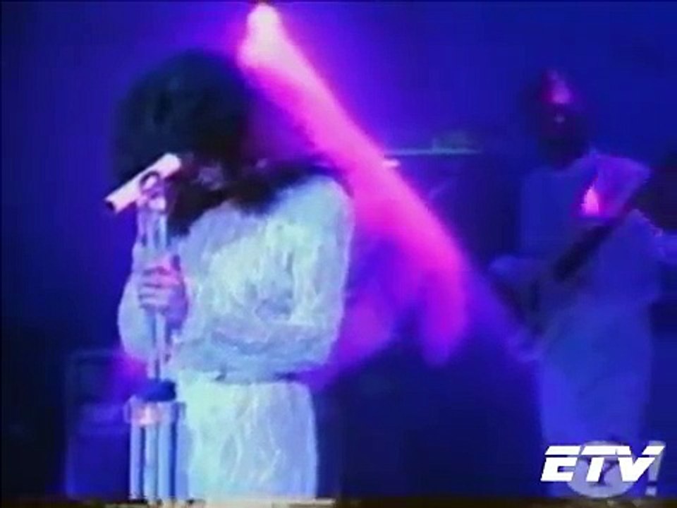 Simone - Procuro Olvidarte  [HQ] [With Lyrics]