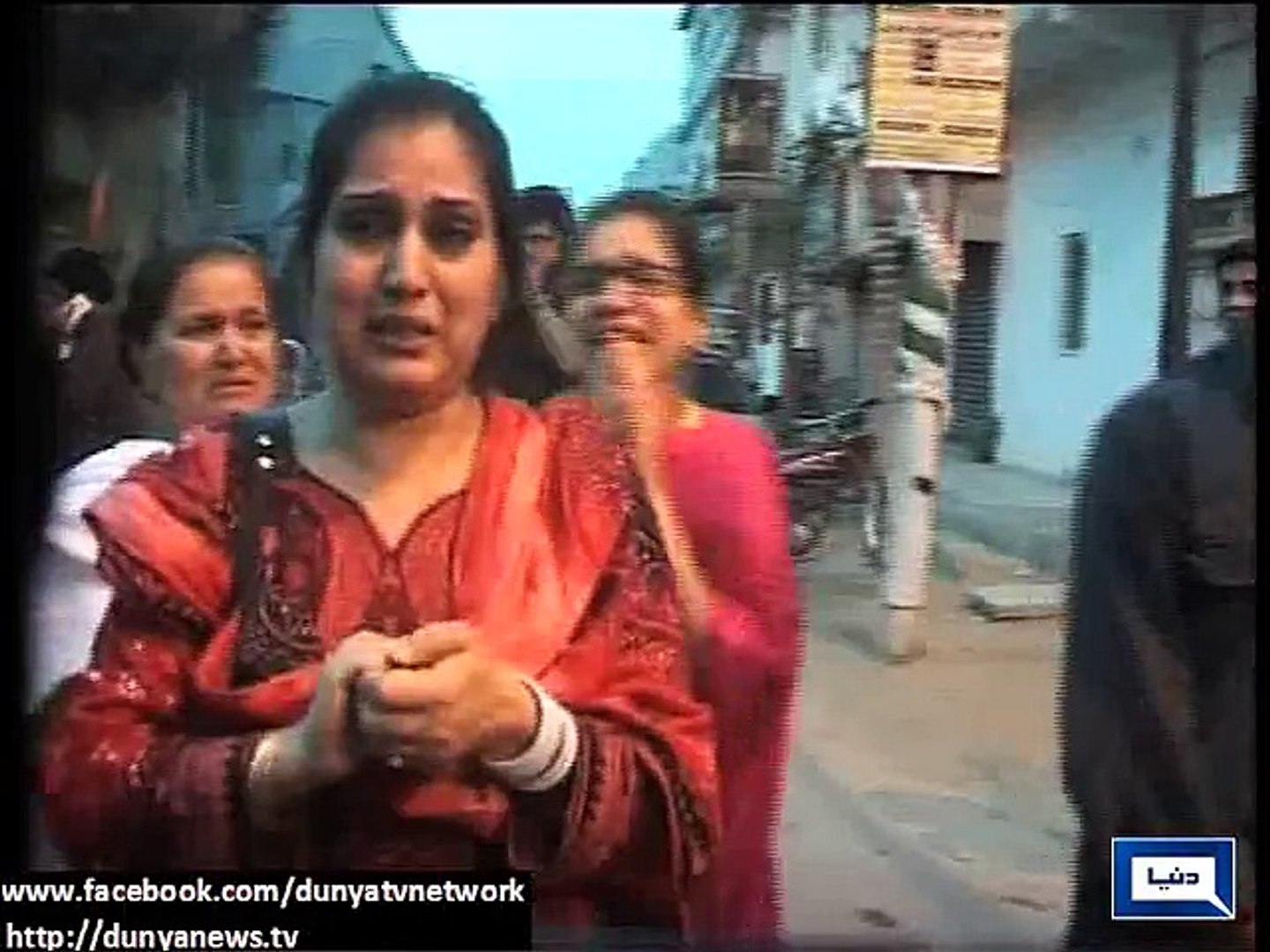 Dunya News - Rangers detain political party worker near Nine-Zero