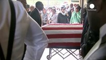 Per Walter Scott funerale nella bandiera americana
