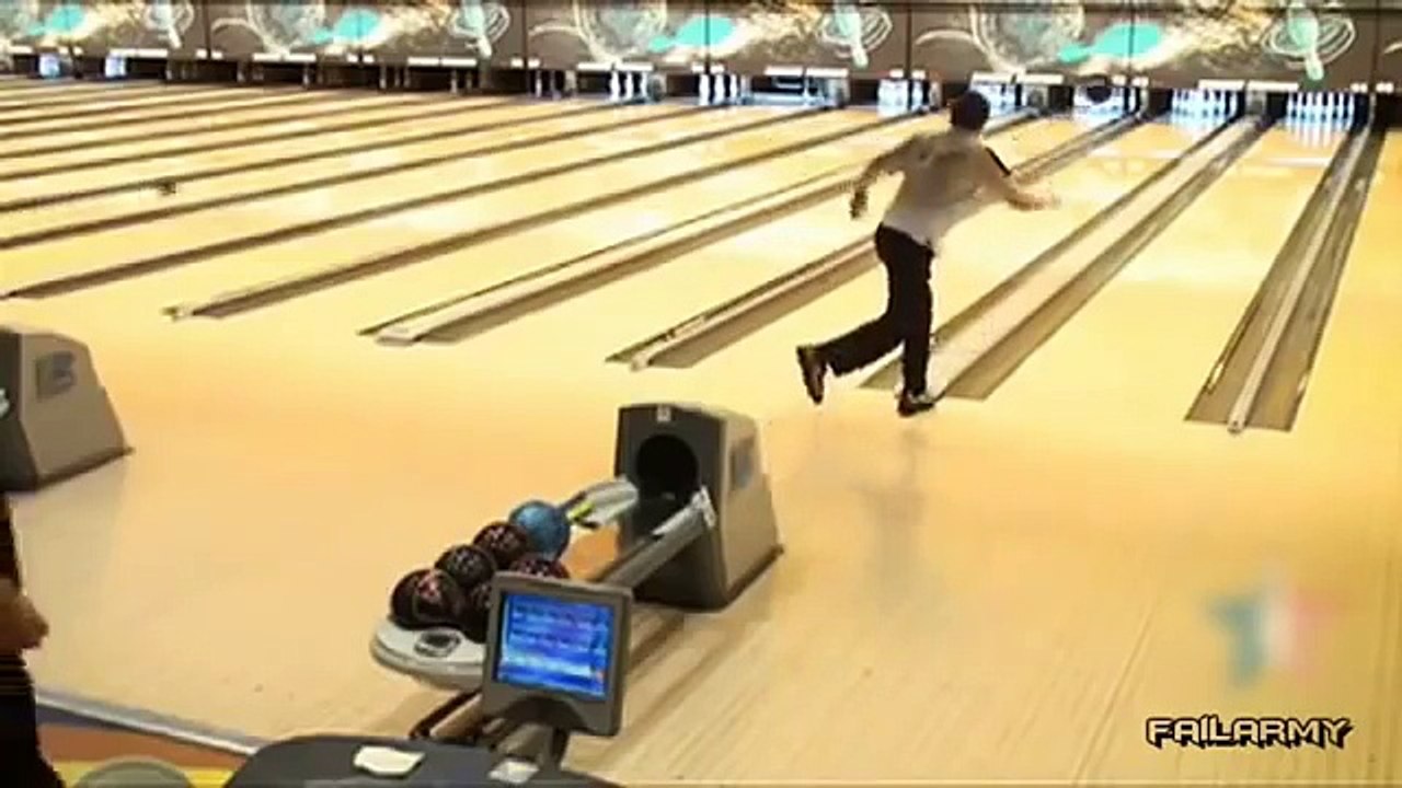 يخاطر بحياته من أجل المتعة، شاهد ماذا حدث له
