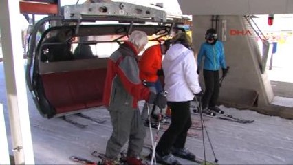 Almanya?da Tatilciler İlkbaharda Kayak Yapmanın Keyfini Yaşıyor