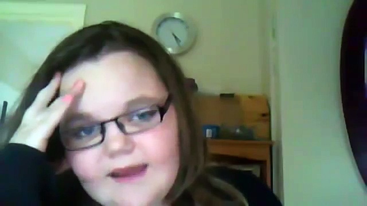 Psycho girl freaking out because she can't sing!