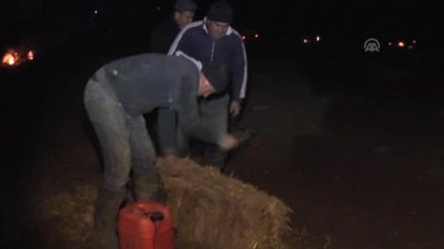 Çiftçiler Arazide Don Nöbeti Tuttu