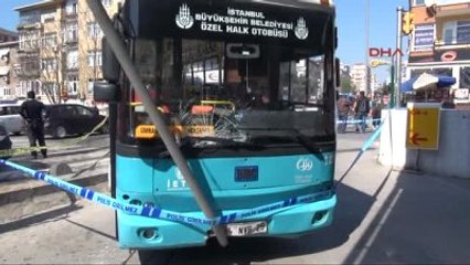 Kadıköy'de Halk Otobüsü ile Ambulans Çarpıştı