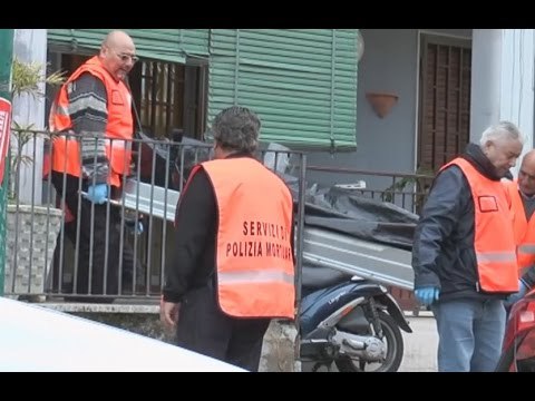 Napoli - Anziano trovato cadavere in casa, si ipotizza suicidio (11.04.15)