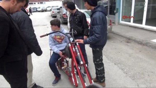 2 Metrelik Chopper Bisiklet Görenlerin Dikkatini Çekiyor