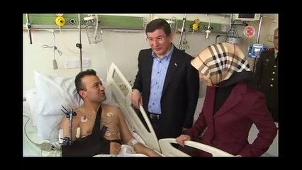 Davutoğlu, Yaralı Askerleri GATA'da Ziyaret Etti