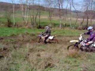 Les trois potes dans le bourbier