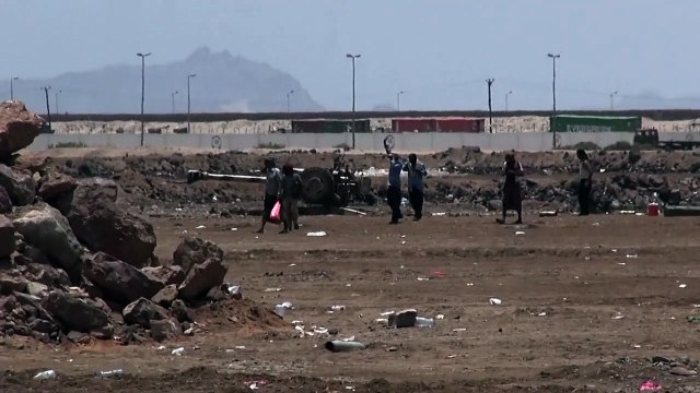 Coalition strikes Yemen rebels in Aden