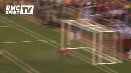 Premier but de Raul avec le Cosmos