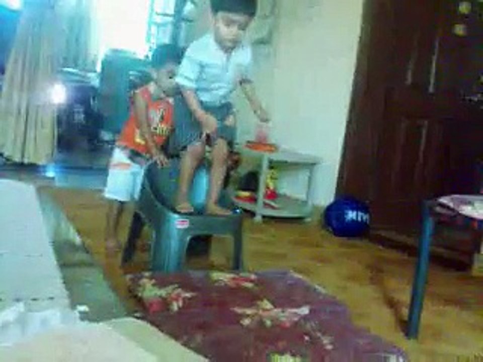 kids playing 3y