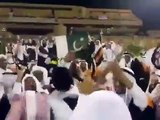 Saudis Chanting Slogans For Pakistan Is Government Agreed To Send Army In Their Favor???