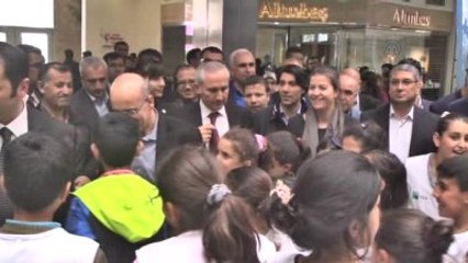 Bakan Şimşek, Çocuklarla Tenis Oynadı