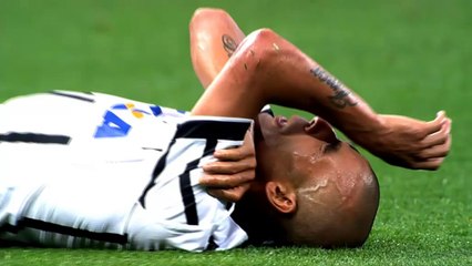 Brésil - Ronaldo attirée par une femme ou sa barre chocolatée?