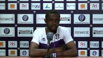 Akpa Akpro en conférence de presse après TFC/Montpellier