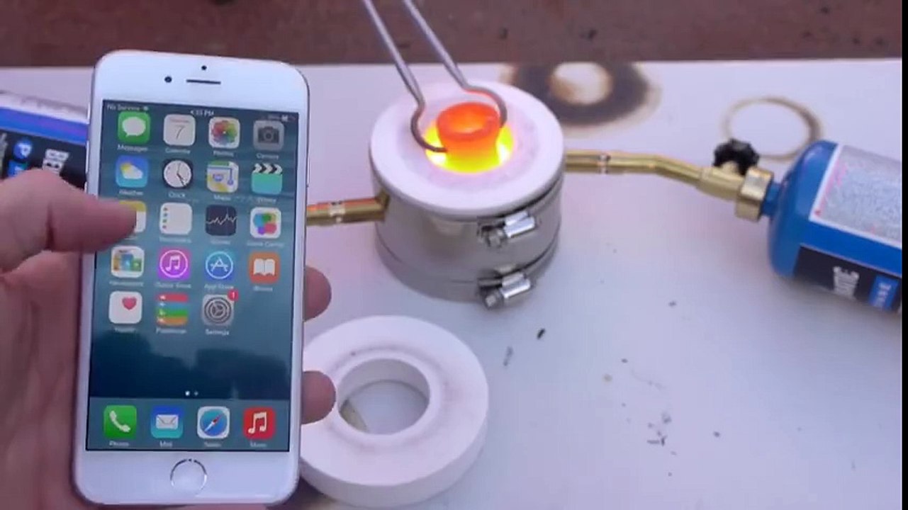 Terminator VS iPhone (iphone murdered)