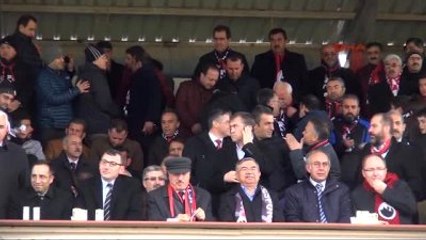 Sivas Bakan Yılmaz Silahla Siyaset Yan Yana Olmaz