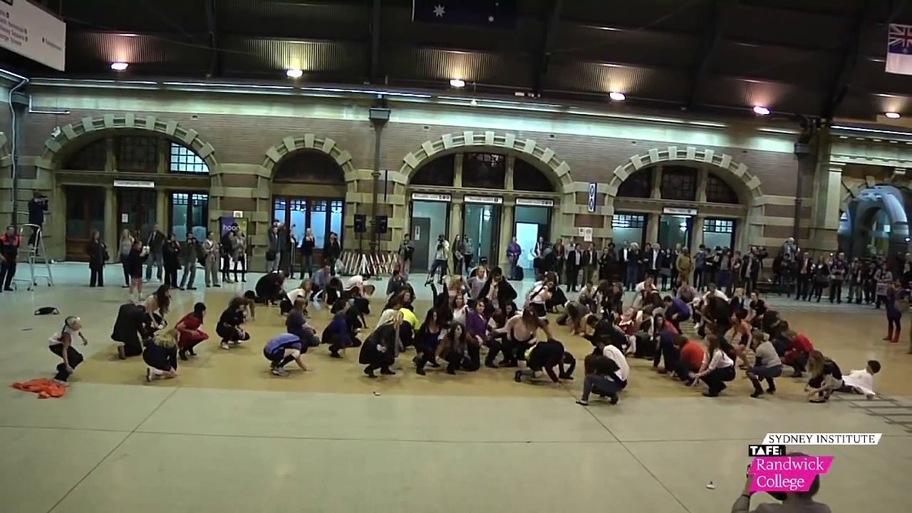 Sydney TAFE Students Flash Mob Dance at Central Station Sydney