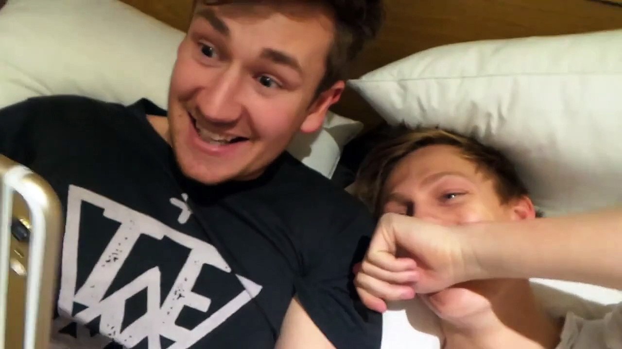 ROOMMATE SHOWER PRANK