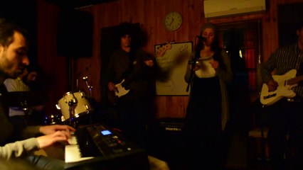 Encias sangrantes blues Roadhouse Blues