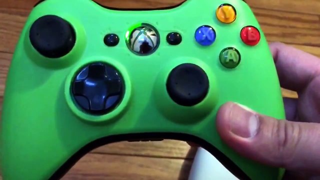REAL VS FAKE MICROSOFT XBOX 360 WIRELESS CONTROLLERS- HOW TO SPOT THE DIFFERENCES