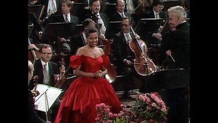 Johann Strauss II  :  "Voices of Spring" ( Frühlingsstimmen )  /  Battle