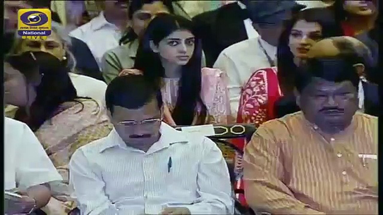 Aishwarya Rai Bachchan- Padma Vibhushan Ceremony 2015