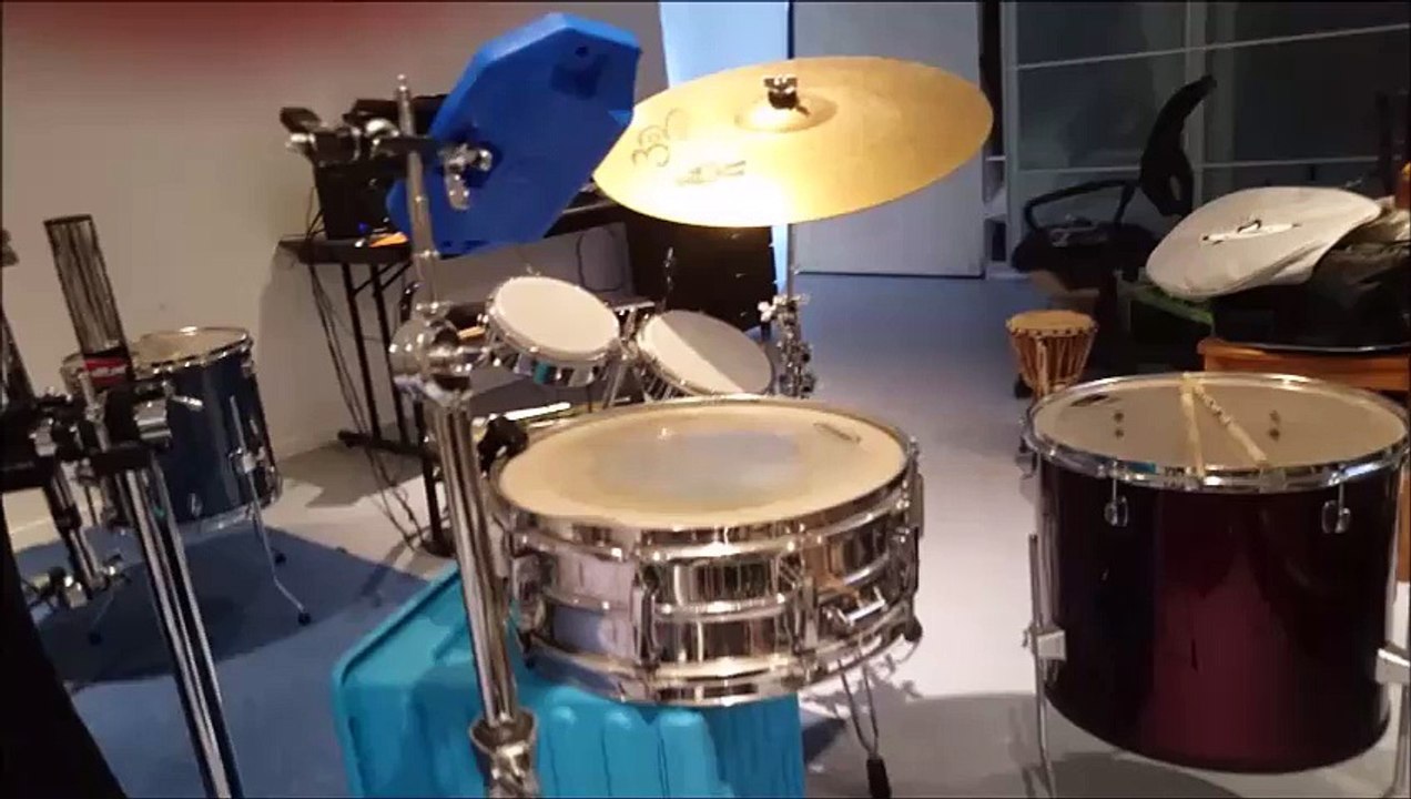 Mini drum/percussion set !