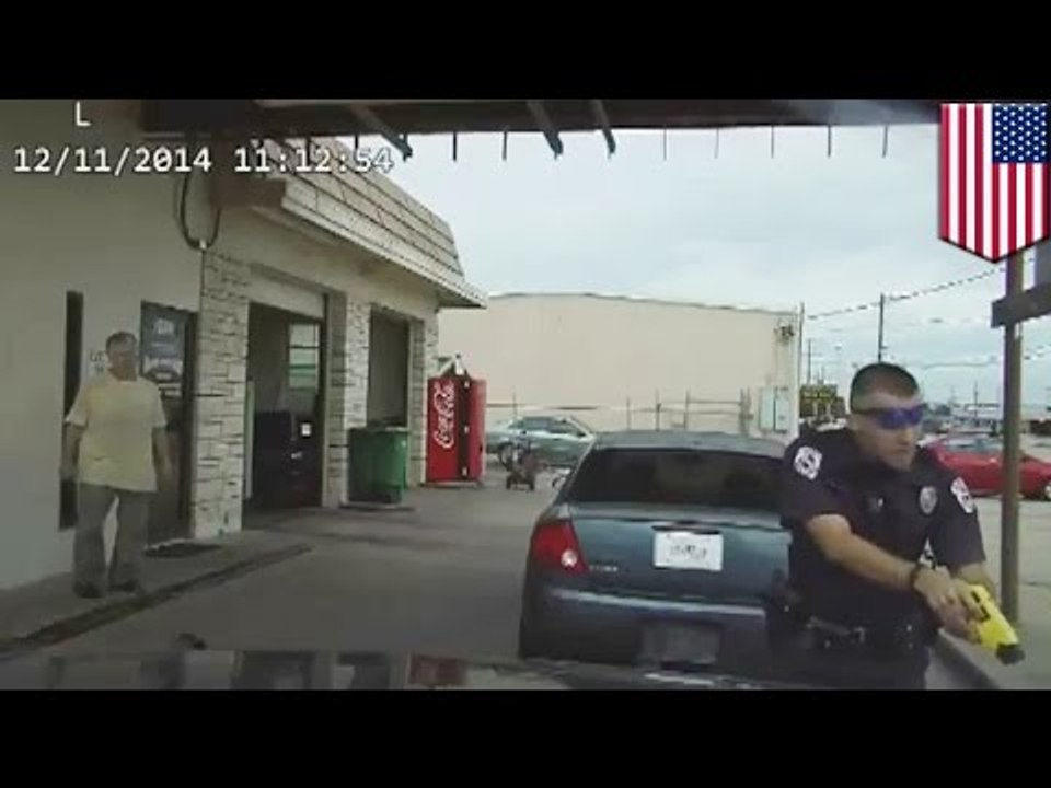 Policía usa arma Taser contra un anciano por conducir con una etiqueta de inspección vencida