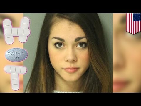 Internet pone sus ojos en foto del arresto de Alysa Suguro Bathrick y en Twitter la llaman Diosa