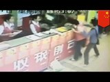Chino apuñala a empleados de un supermercado luego de discutir por culpa de unos fideos
