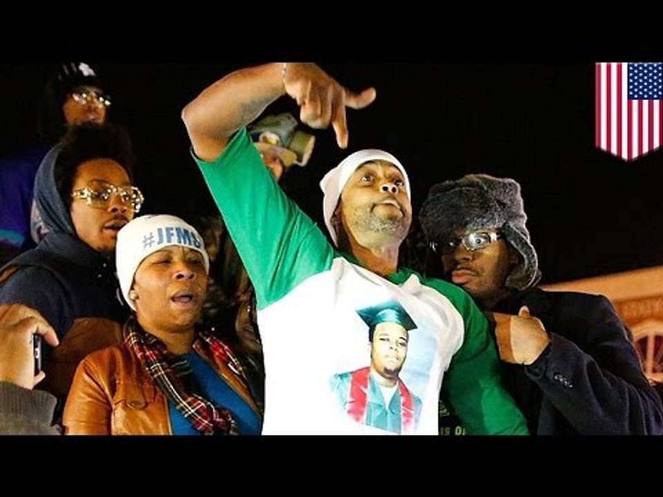 Padrastro de Michael Brown alienta a manifestantes a continuar con los disturbios en Ferguson