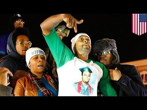 Padrastro de Michael Brown alienta a manifestantes a continuar con los disturbios en Ferguson