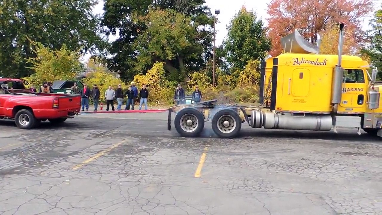 Semi Vs Chevy dually